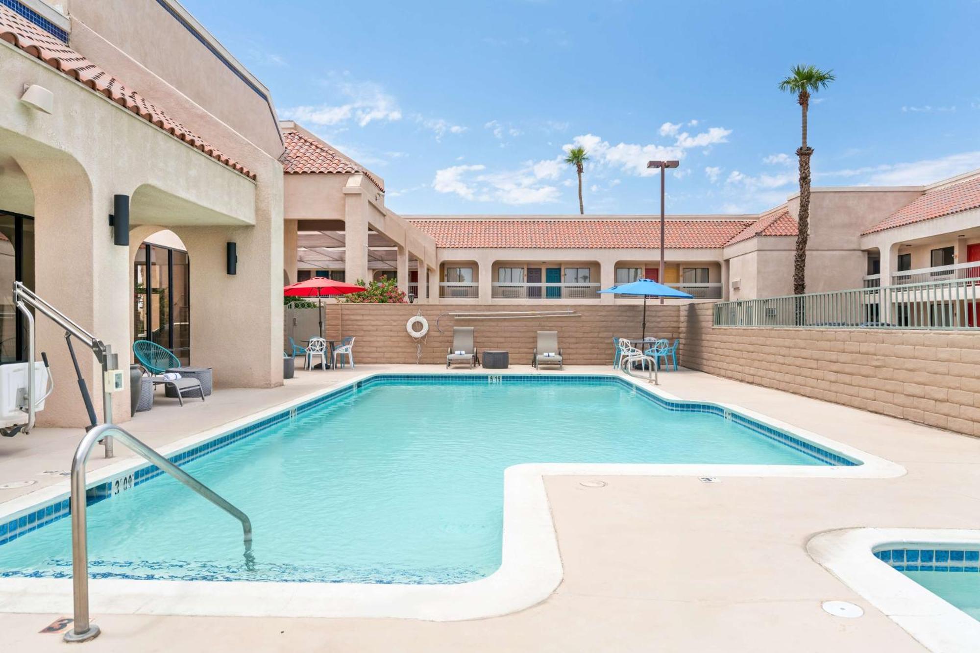 Signature Inn Indio I-10 מראה חיצוני תמונה
