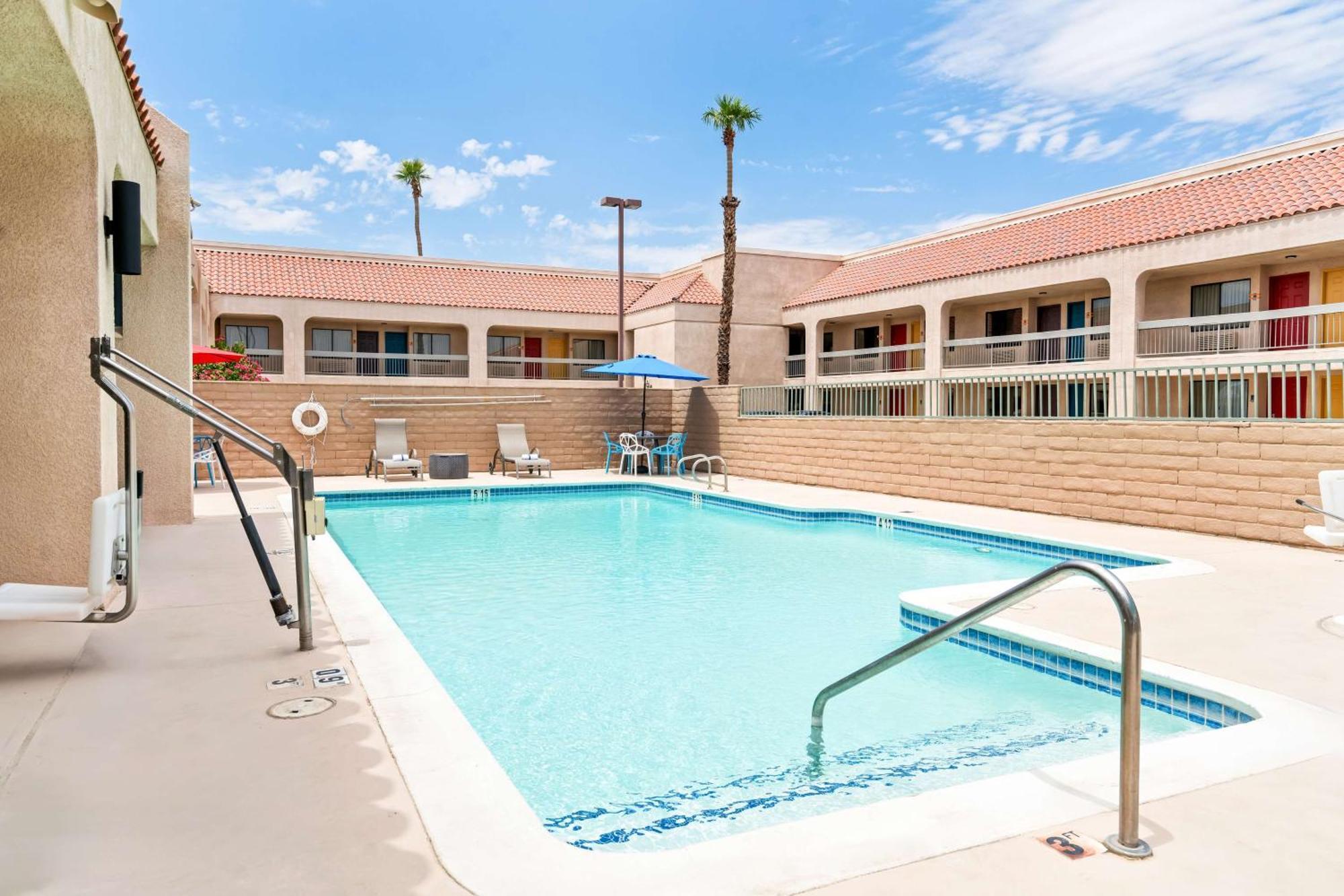 Signature Inn Indio I-10 מראה חיצוני תמונה