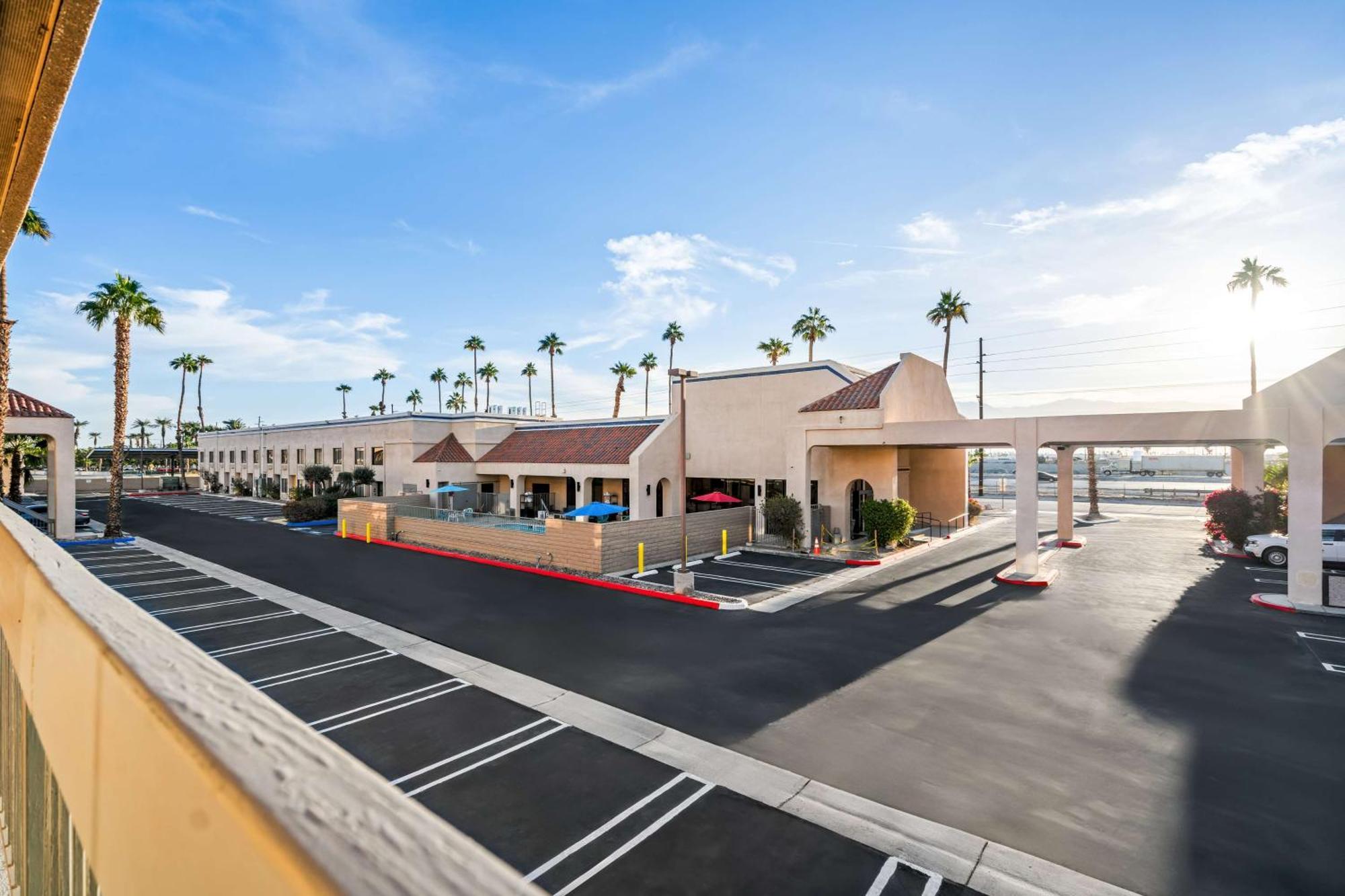 Signature Inn Indio I-10 מראה חיצוני תמונה